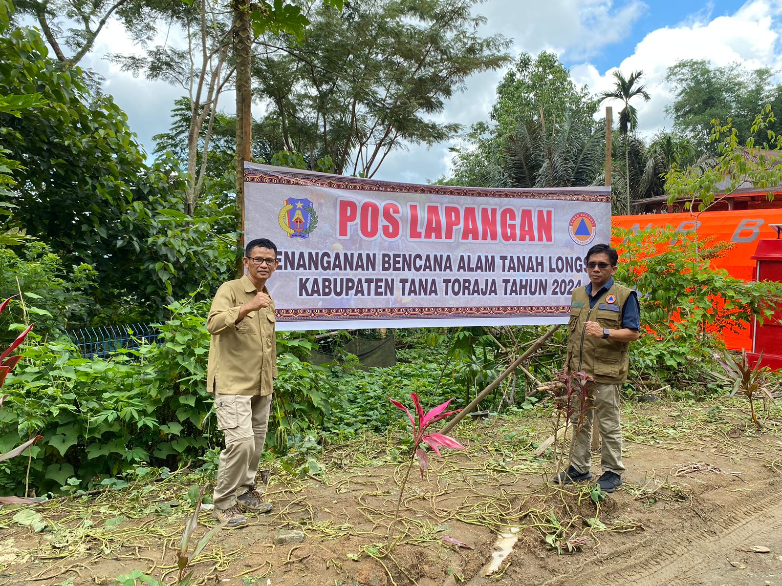  Kujungan Mahasiswa Program Magister (S2) Manajemen Bencana ke lokasi bencana tanah longsor di Kabupaten Tana Toraja.